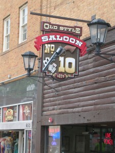 Number 10 Saloon sign